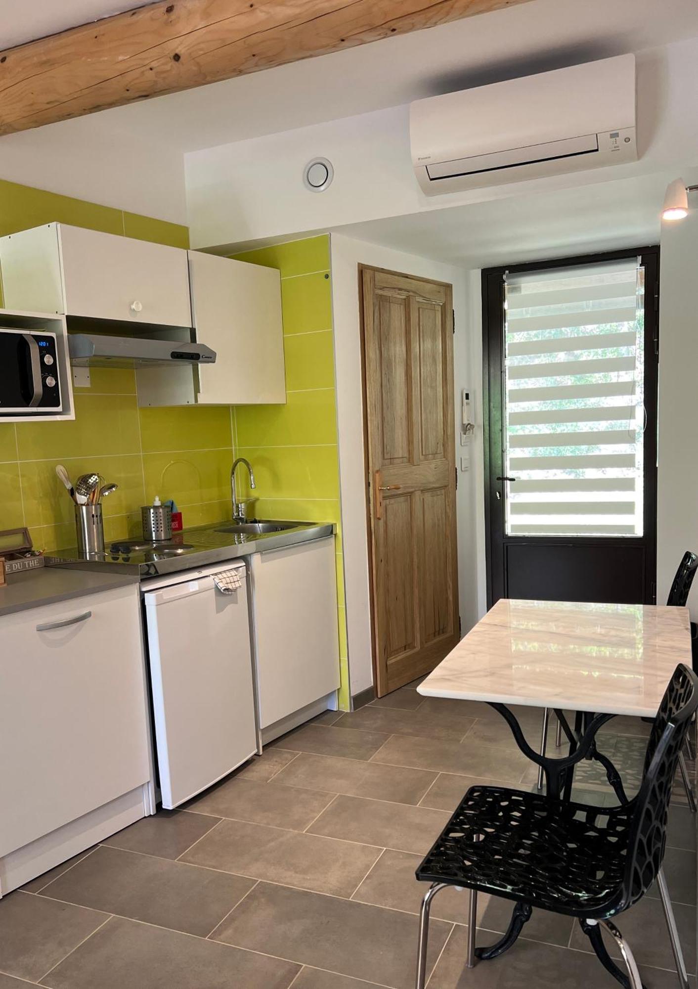 Gite Nature En Luberon Cereste Екстер'єр фото
